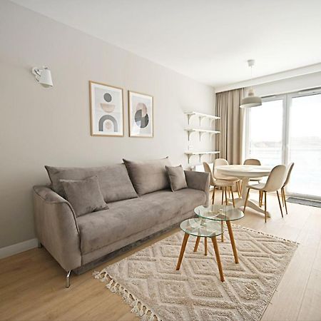 Beige 3City Apartment With Parking In Gdansk By Noclegi Renters المظهر الخارجي الصورة