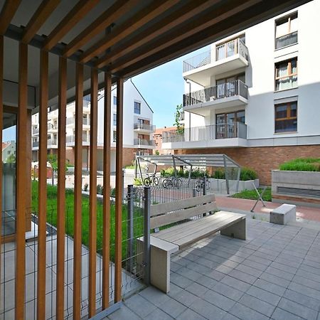 Beige 3City Apartment With Parking In Gdansk By Noclegi Renters المظهر الخارجي الصورة