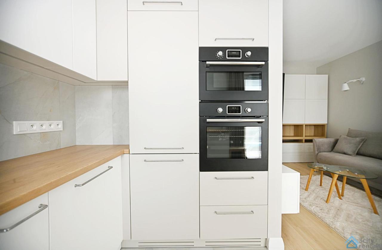 Beige 3City Apartment With Parking In Gdansk By Noclegi Renters المظهر الخارجي الصورة