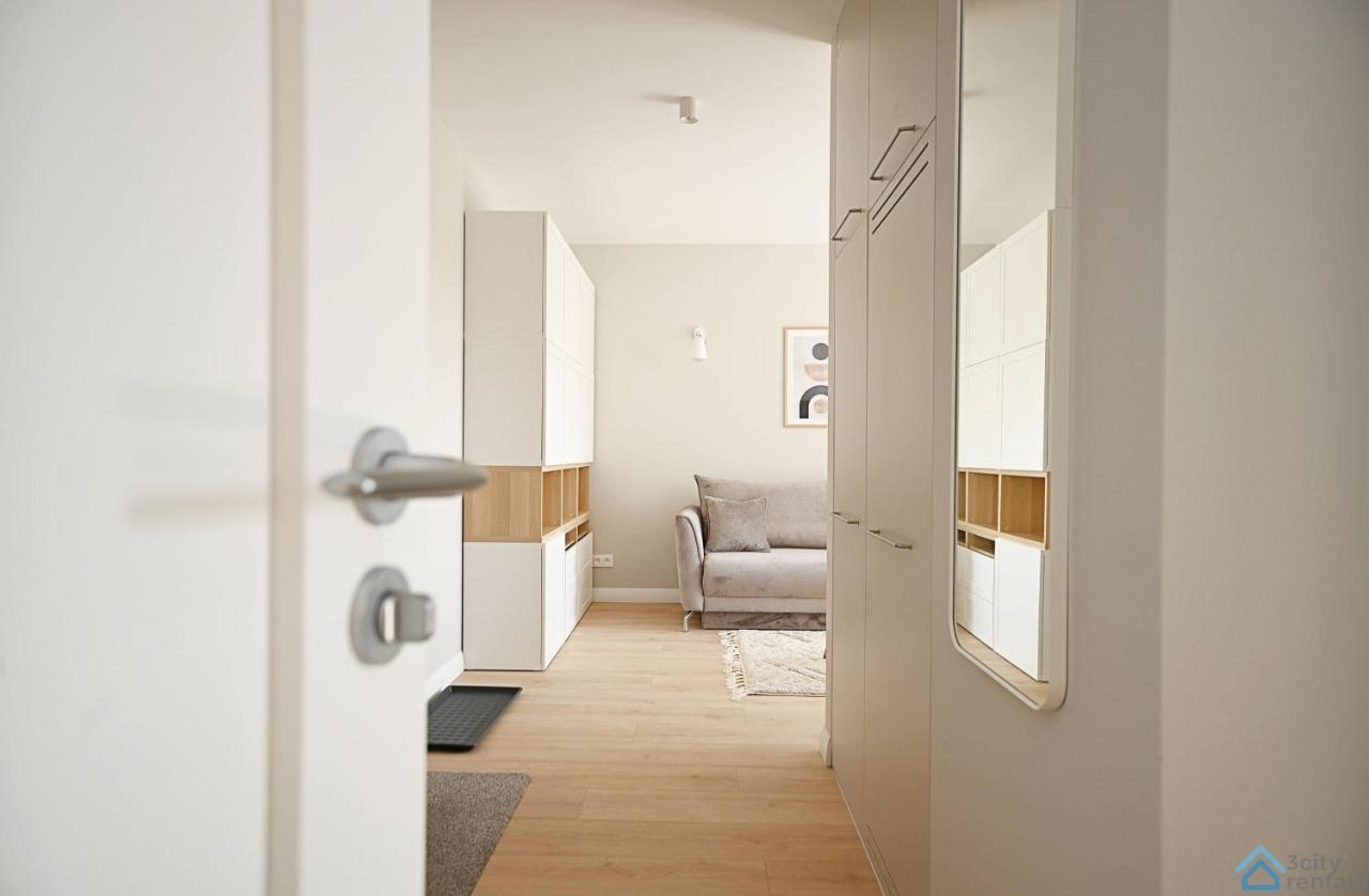 Beige 3City Apartment With Parking In Gdansk By Noclegi Renters المظهر الخارجي الصورة
