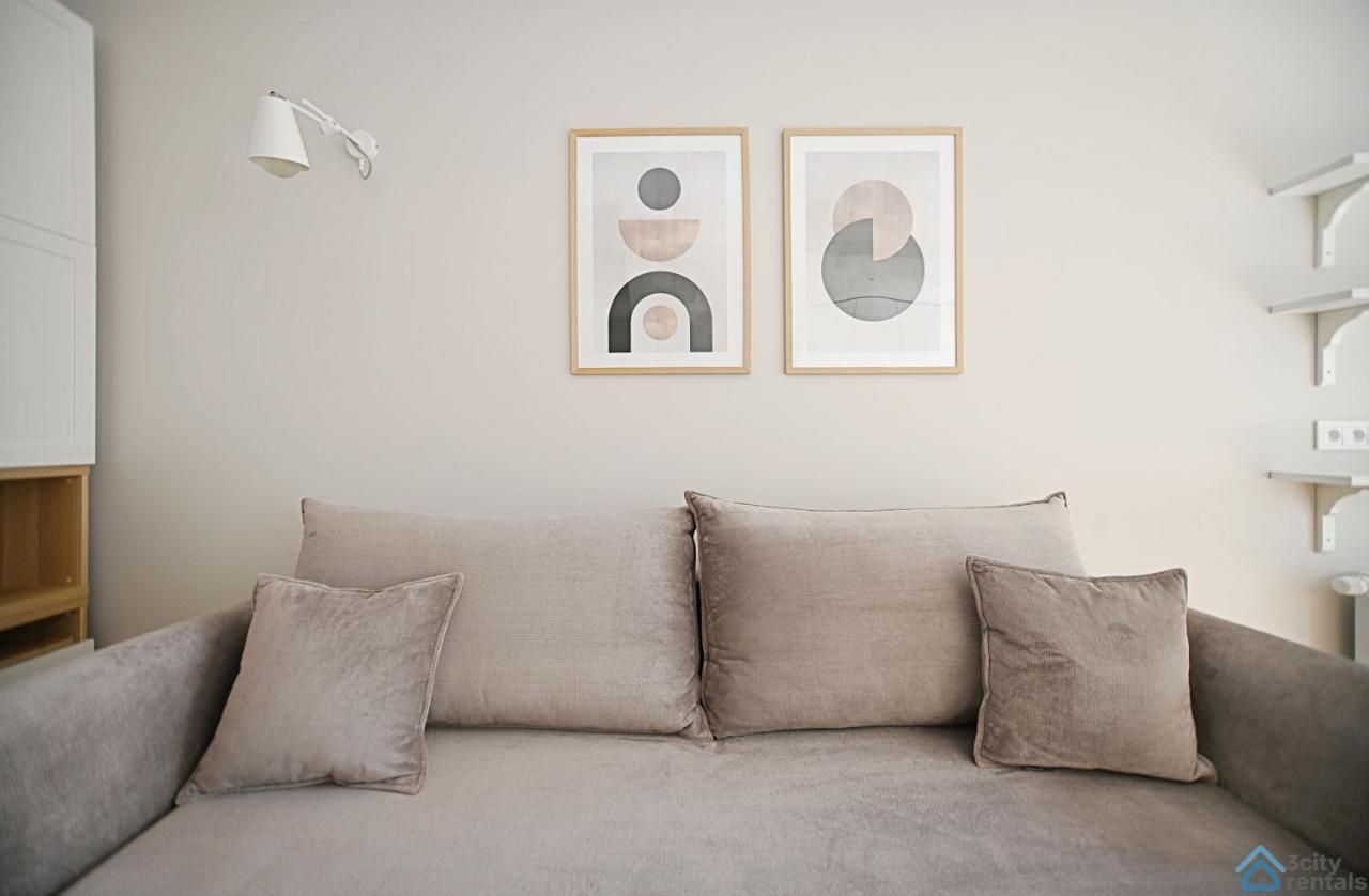 Beige 3City Apartment With Parking In Gdansk By Noclegi Renters المظهر الخارجي الصورة