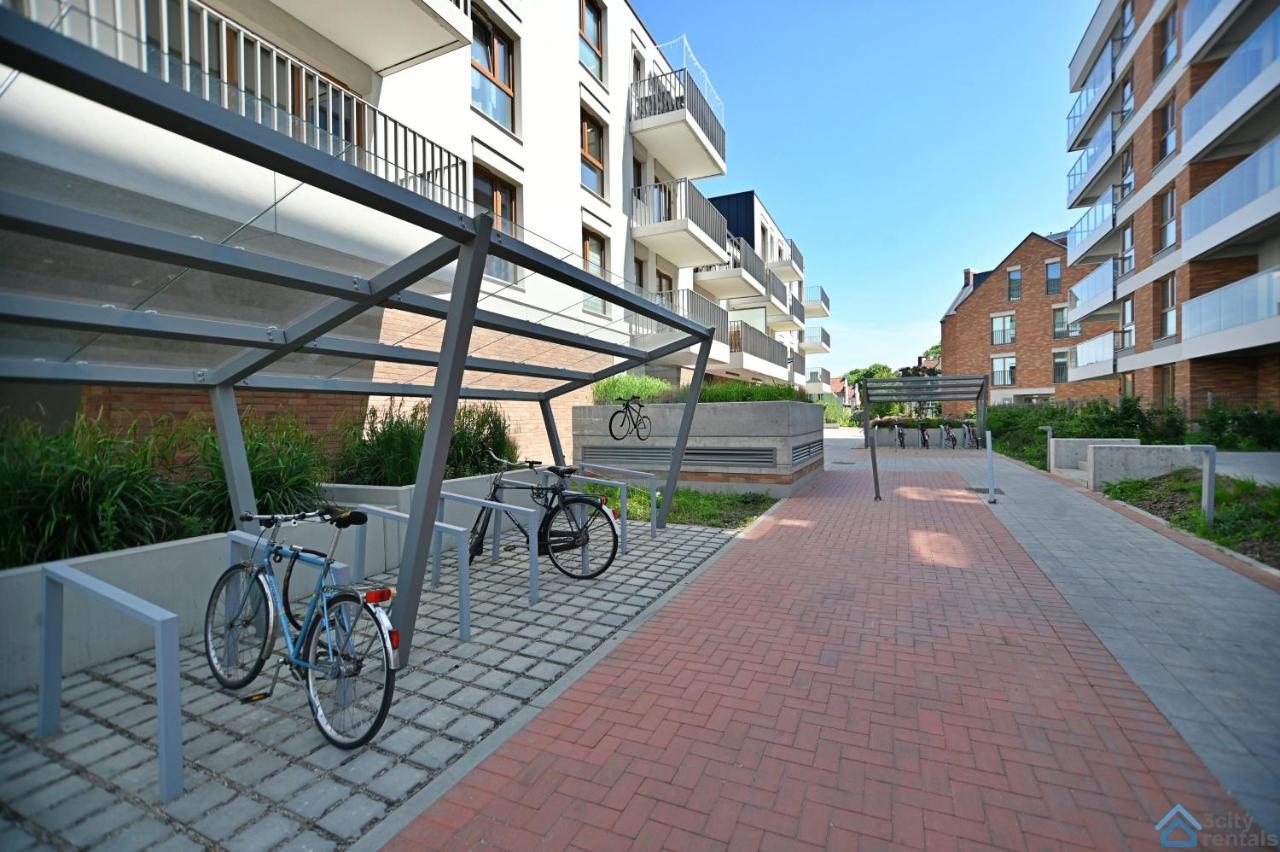 Beige 3City Apartment With Parking In Gdansk By Noclegi Renters المظهر الخارجي الصورة