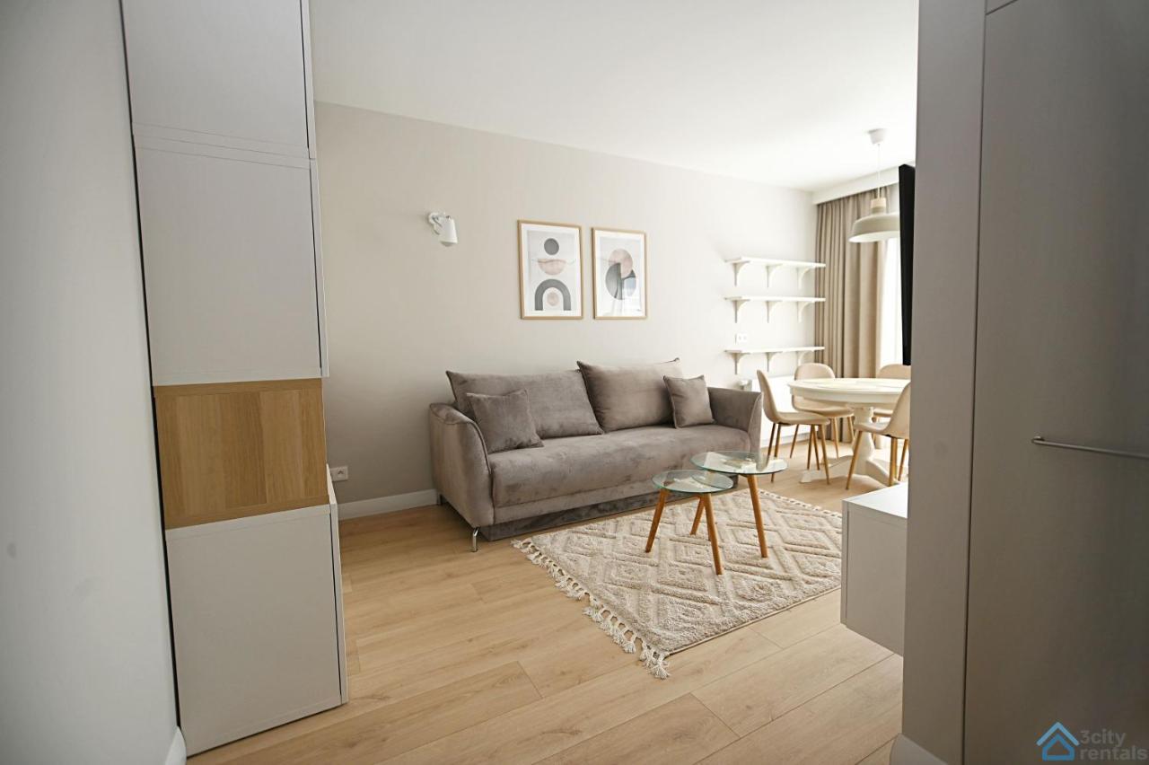 Beige 3City Apartment With Parking In Gdansk By Noclegi Renters المظهر الخارجي الصورة