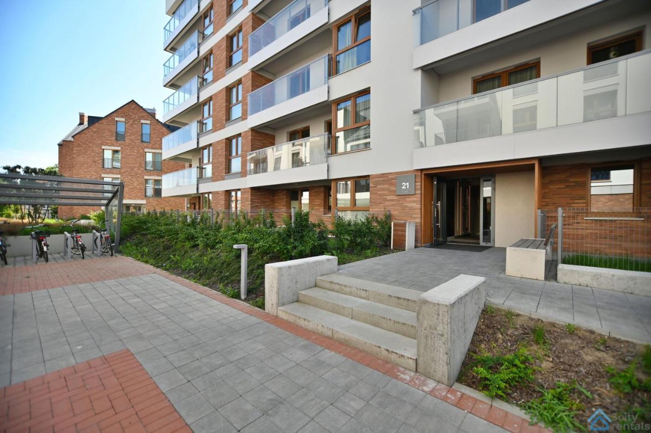Beige 3City Apartment With Parking In Gdansk By Noclegi Renters المظهر الخارجي الصورة