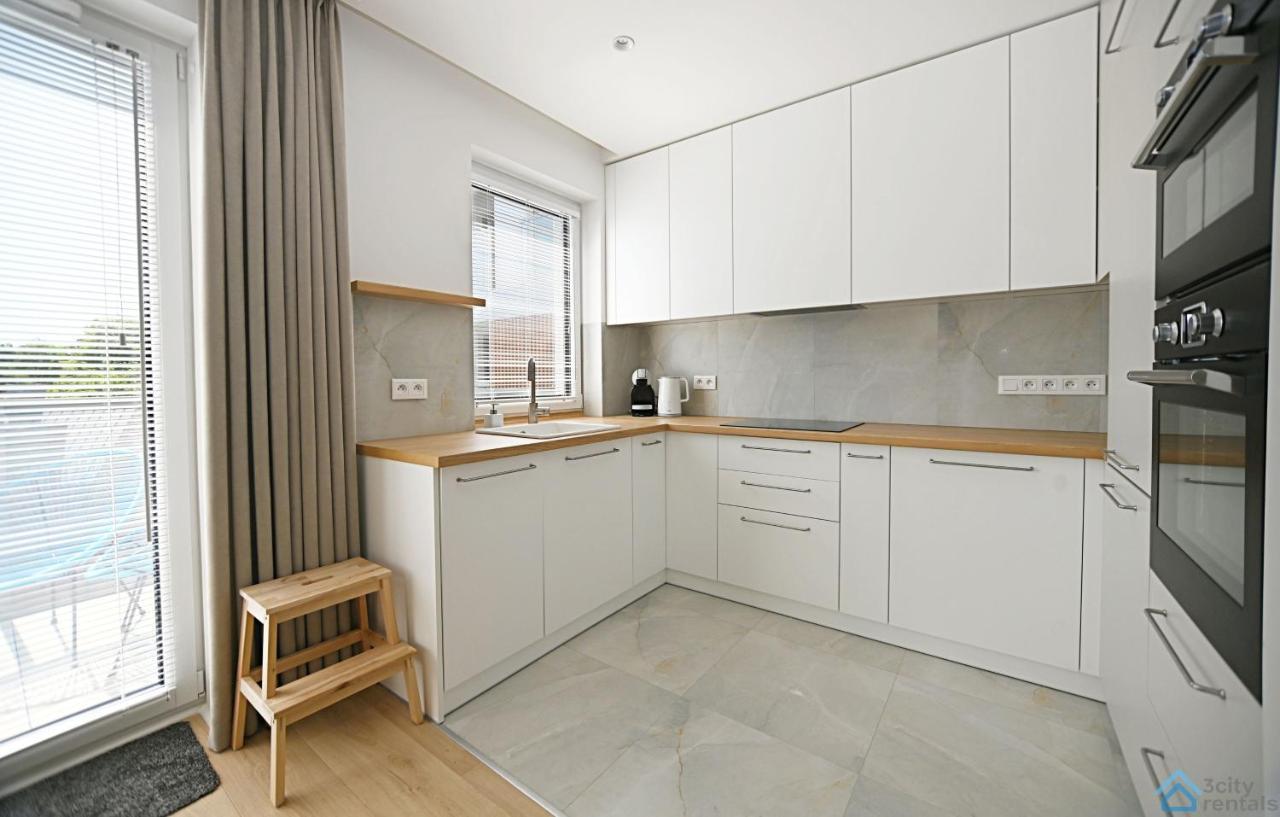 Beige 3City Apartment With Parking In Gdansk By Noclegi Renters المظهر الخارجي الصورة