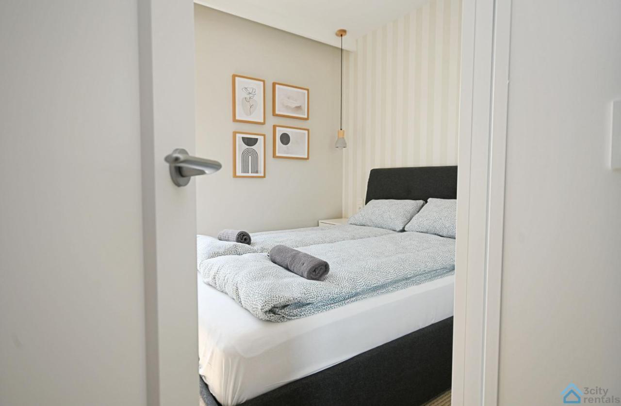 Beige 3City Apartment With Parking In Gdansk By Noclegi Renters المظهر الخارجي الصورة
